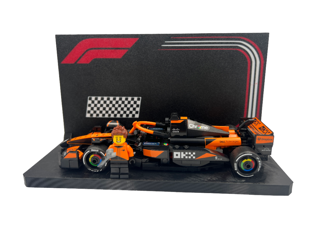 Display complet Speed Champions: Un design autentic pentru adevaratii fani.